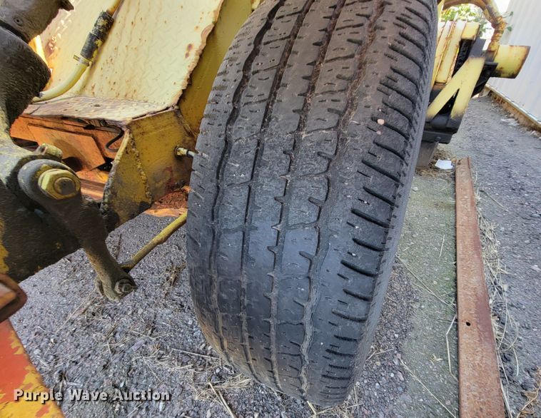 image for item JC9688 (2) pieces of construction equipment