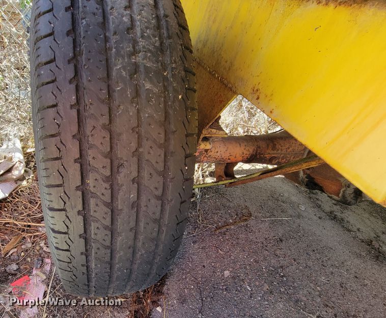 image for item JC9688 (2) pieces of construction equipment