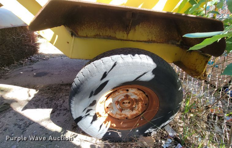 image for item JC9688 (2) pieces of construction equipment