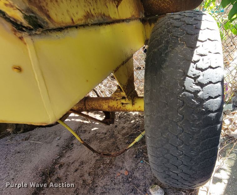 image for item JC9688 (2) pieces of construction equipment