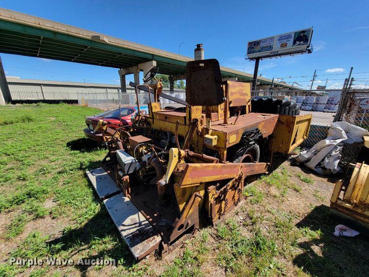 image for item JC9688 (2) pieces of construction equipment