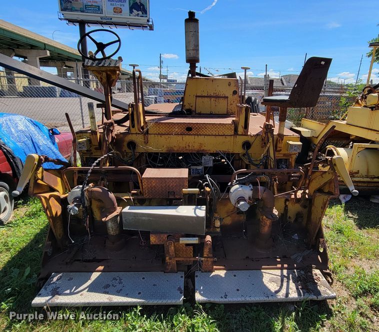 image for item JC9688 (2) pieces of construction equipment