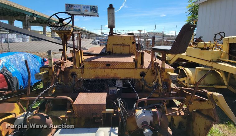 image for item JC9688 (2) pieces of construction equipment