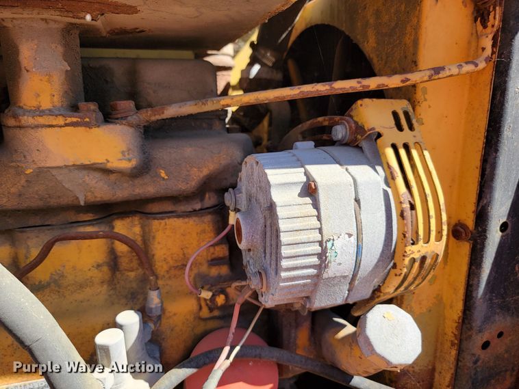 image for item JC9688 (2) pieces of construction equipment