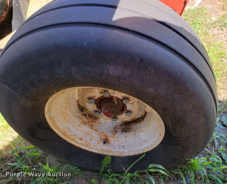 image for item JC9689 1999 MacDon 5000  windrower