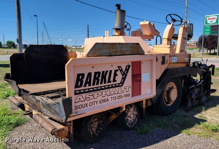 image for item JC9690 1995 Blaw-Knox PF161  paver