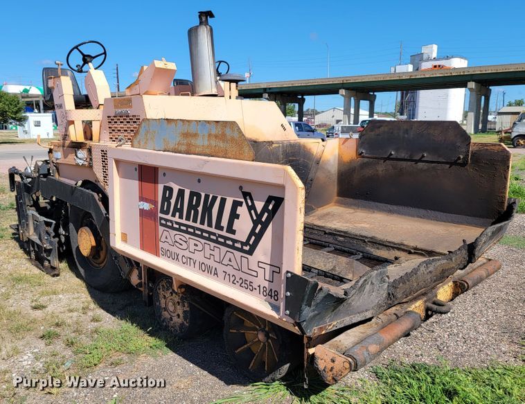 image for item JC9690 1995 Blaw-Knox PF161  paver