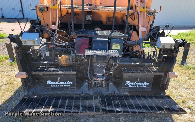 image for item JC9690 1995 Blaw-Knox PF161  paver