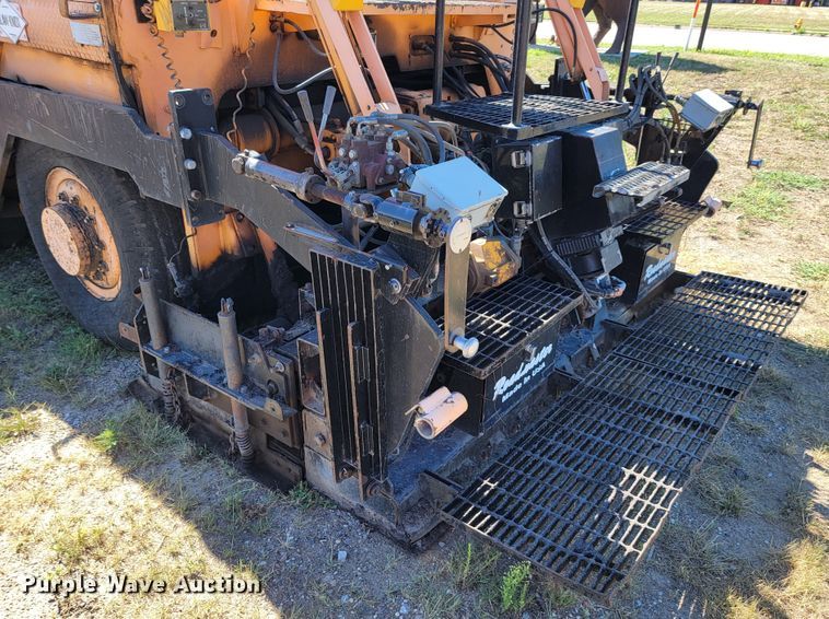 image for item JC9690 1995 Blaw-Knox PF161  paver