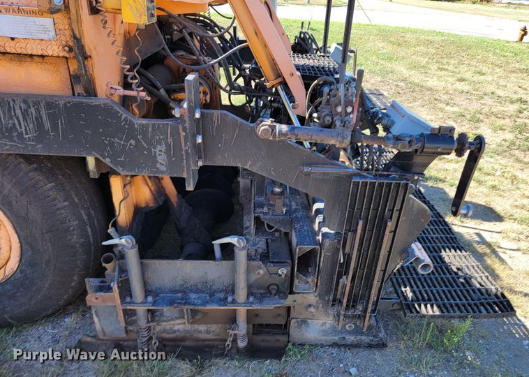 image for item JC9690 1995 Blaw-Knox PF161  paver