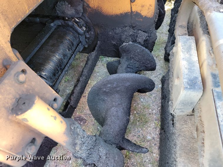 image for item JC9690 1995 Blaw-Knox PF161  paver