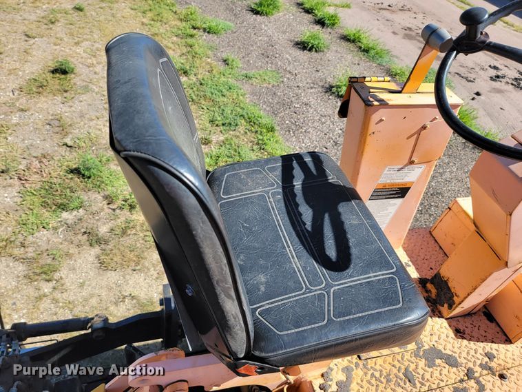 image for item JC9690 1995 Blaw-Knox PF161  paver