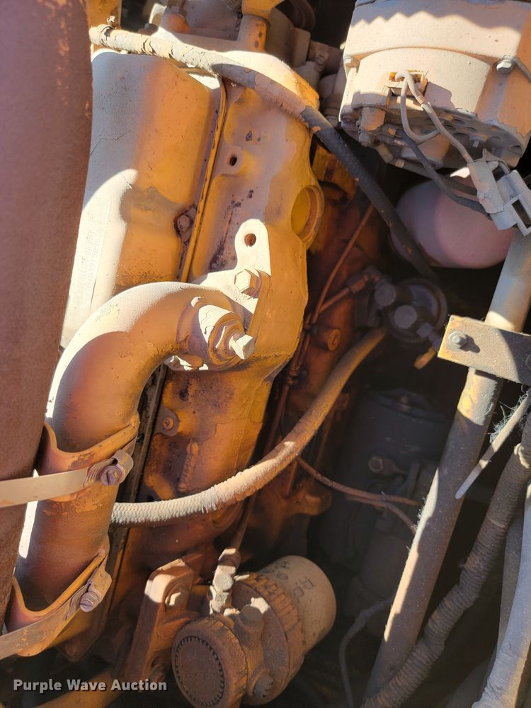 image for item JC9690 1995 Blaw-Knox PF161  paver