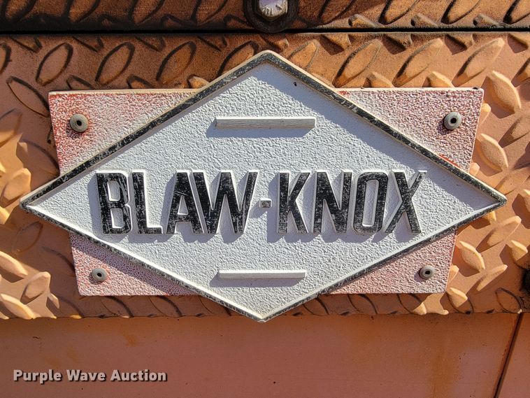 image for item JC9690 1995 Blaw-Knox PF161  paver