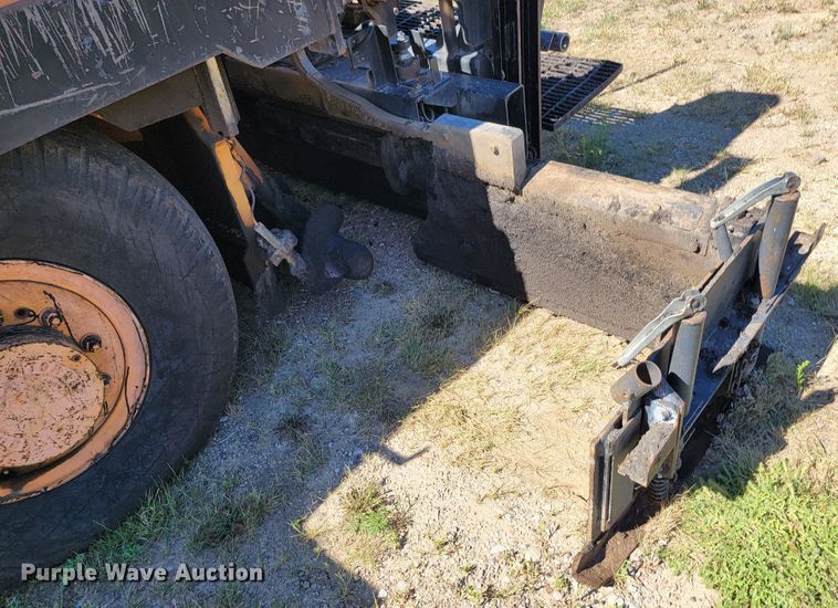 image for item JC9690 1995 Blaw-Knox PF161  paver