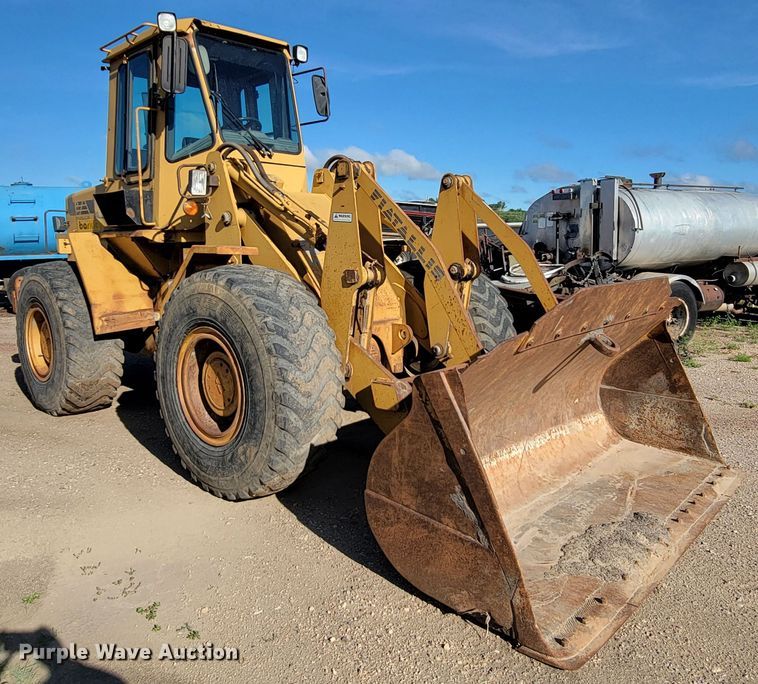 image for item JC9698 1989 Fiat-Allis FR12B  wheel loader