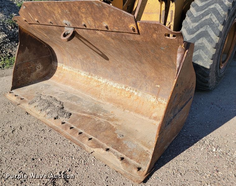 image for item JC9698 1989 Fiat-Allis FR12B  wheel loader