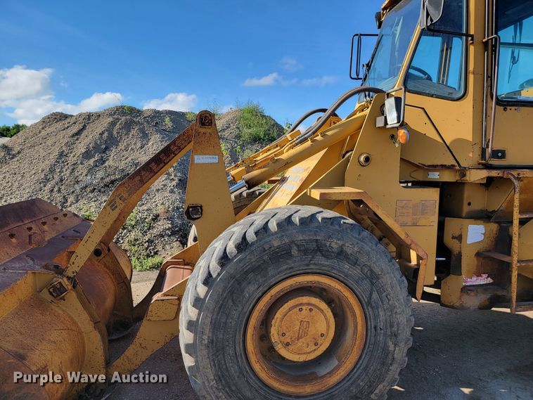 image for item JC9698 1989 Fiat-Allis FR12B  wheel loader