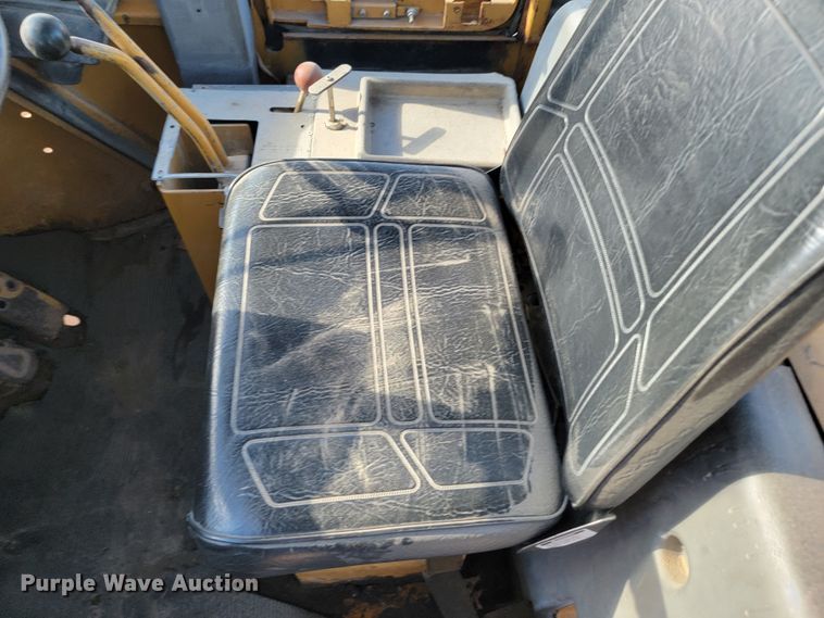 image for item JC9698 1989 Fiat-Allis FR12B  wheel loader