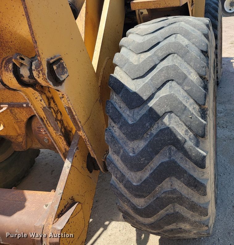 image for item JC9698 1989 Fiat-Allis FR12B  wheel loader