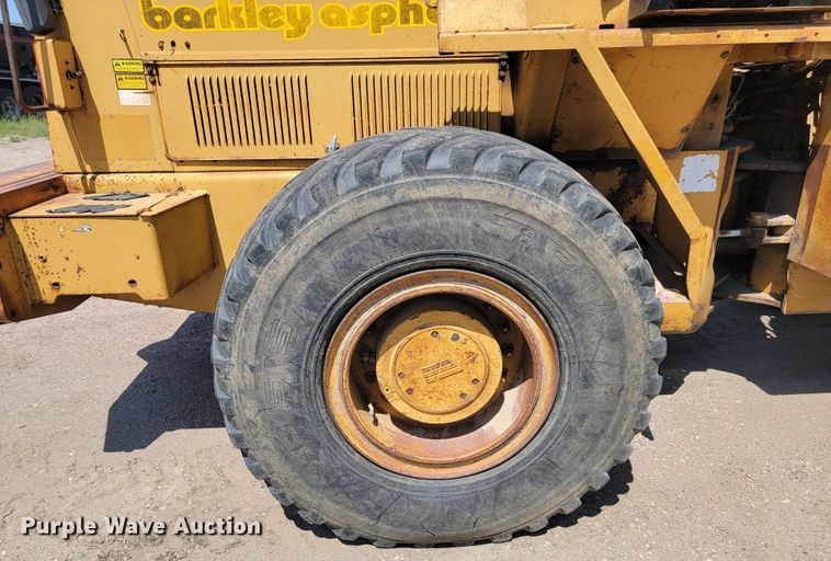 image for item JC9698 1989 Fiat-Allis FR12B  wheel loader