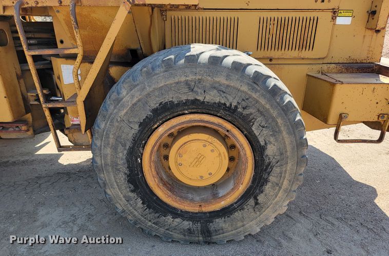 image for item JC9698 1989 Fiat-Allis FR12B  wheel loader