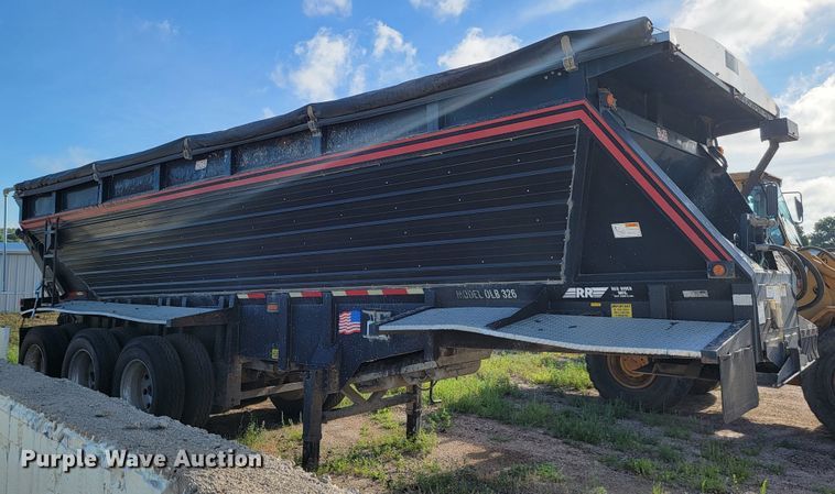image for item JC9699 2001 Red River OLB326  live bottom trailer