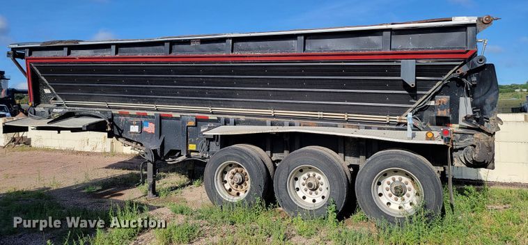image for item JC9699 2001 Red River OLB326  live bottom trailer