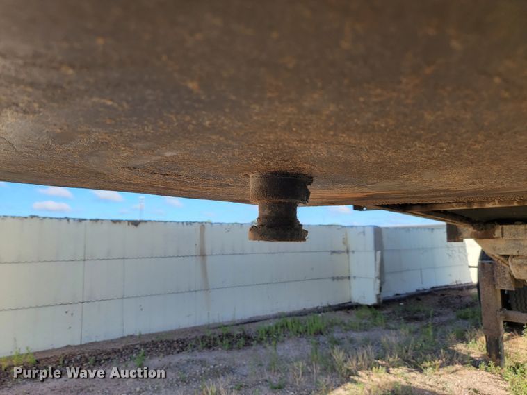 image for item JC9699 2001 Red River OLB326  live bottom trailer