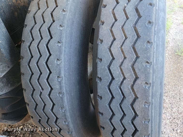 image for item JC9699 2001 Red River OLB326  live bottom trailer