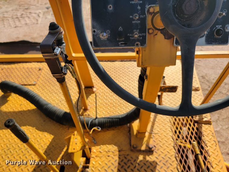 image for item JC9700 1987 Blaw-Knox RW100A  road widener