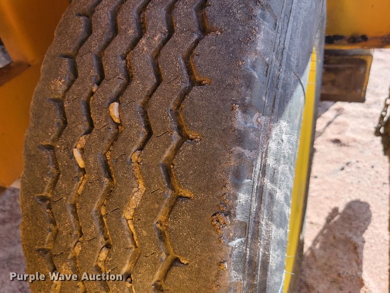 image for item JC9700 1987 Blaw-Knox RW100A  road widener