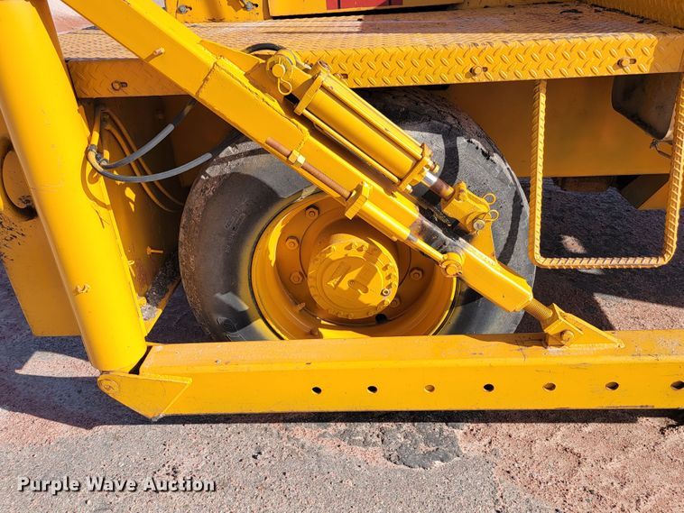 image for item JC9700 1987 Blaw-Knox RW100A  road widener