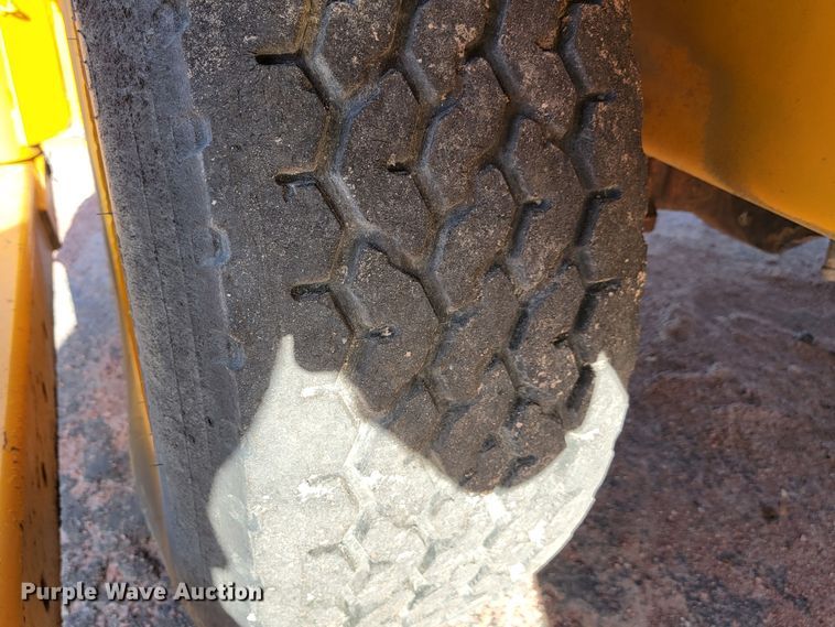 image for item JC9700 1987 Blaw-Knox RW100A  road widener