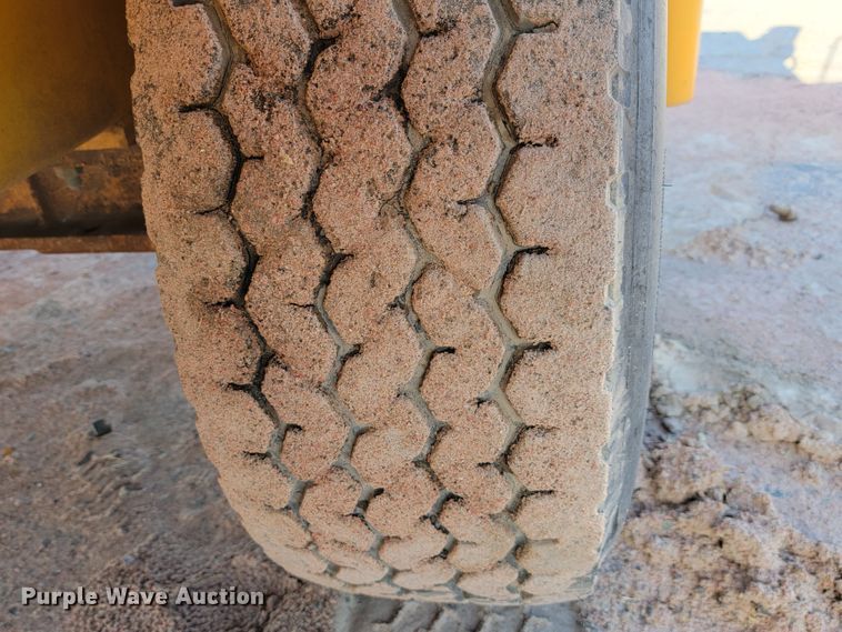 image for item JC9700 1987 Blaw-Knox RW100A  road widener