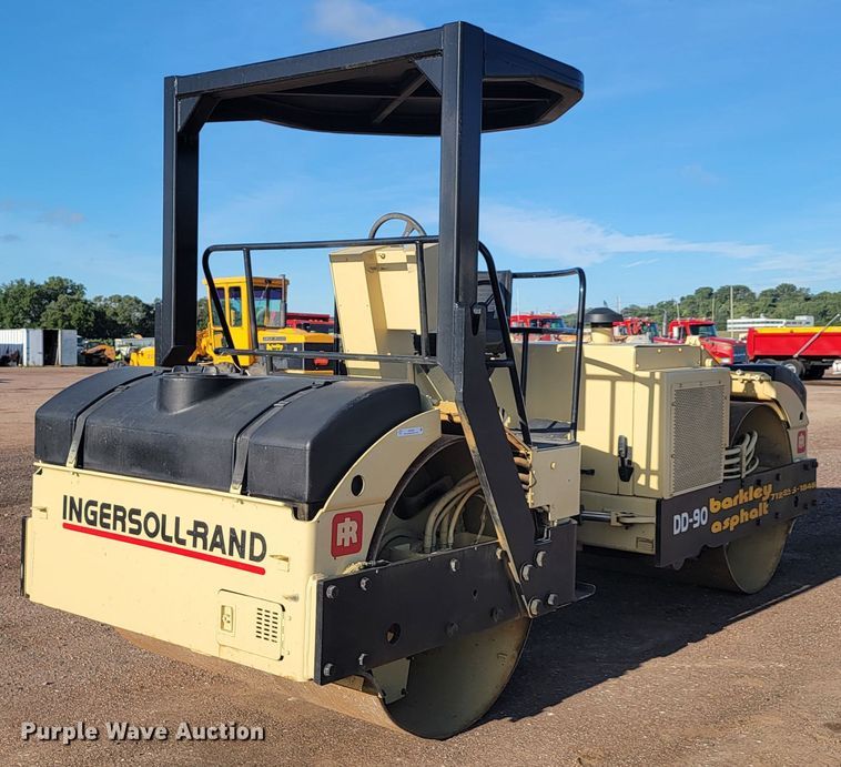 image for item JC9702 Ingersoll Rand DD90  double drum vibratory roller