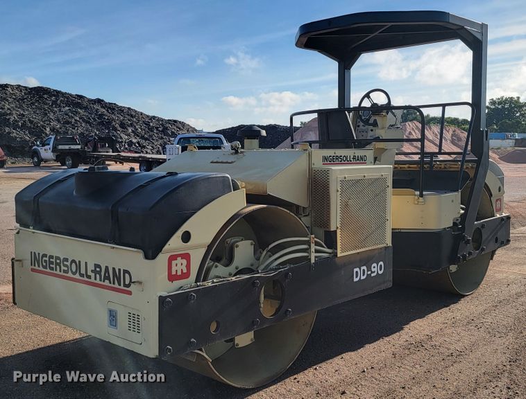 image for item JC9702 Ingersoll Rand DD90  double drum vibratory roller