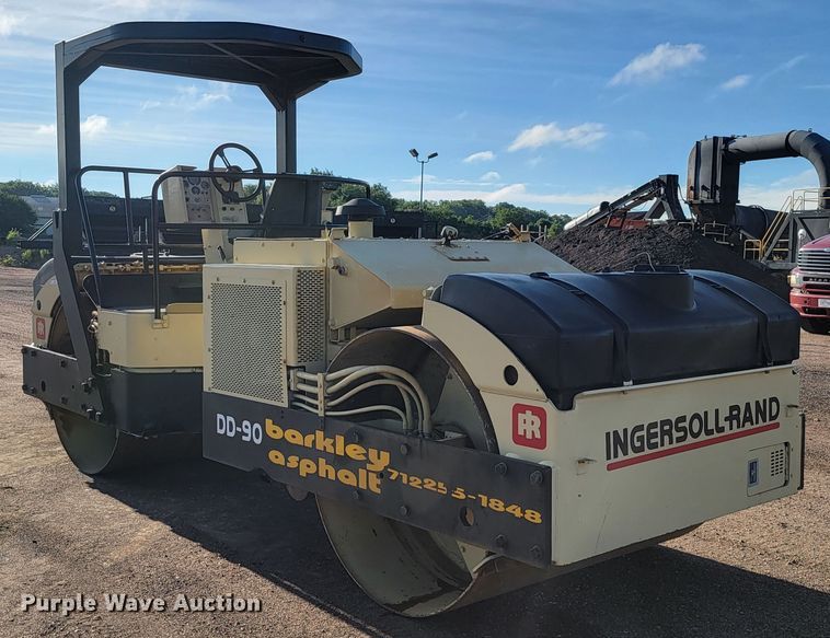 image for item JC9702 Ingersoll Rand DD90  double drum vibratory roller