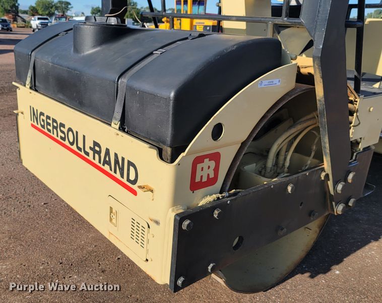image for item JC9702 Ingersoll Rand DD90  double drum vibratory roller
