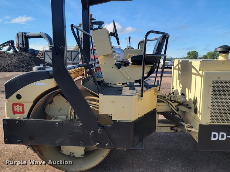 image for item JC9702 Ingersoll Rand DD90  double drum vibratory roller