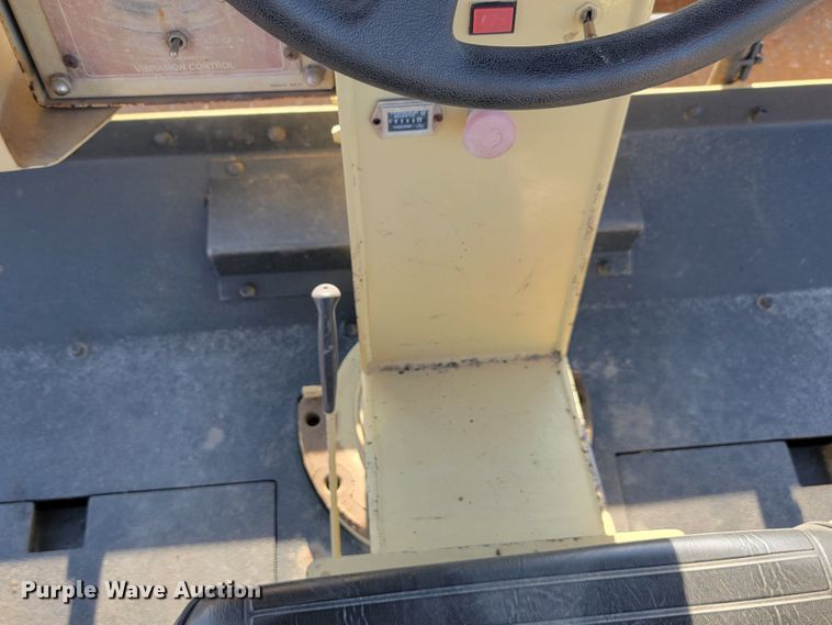 image for item JC9702 Ingersoll Rand DD90  double drum vibratory roller