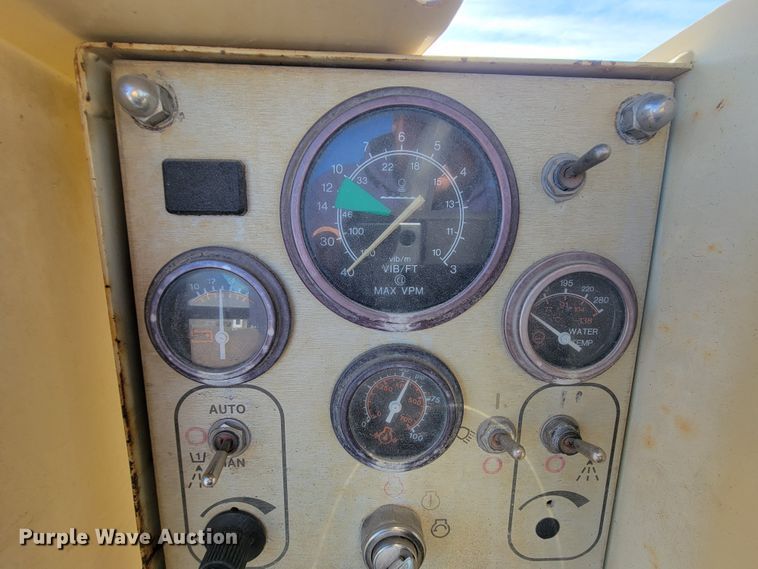 image for item JC9702 Ingersoll Rand DD90  double drum vibratory roller