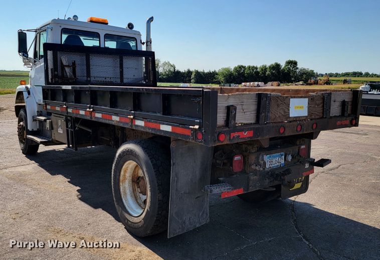 image for item JC9704 2001 Freightliner FL70  flatbed truck