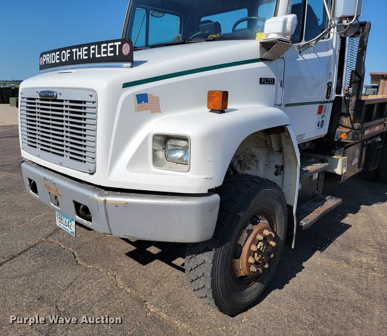 image for item JC9704 2001 Freightliner FL70  flatbed truck
