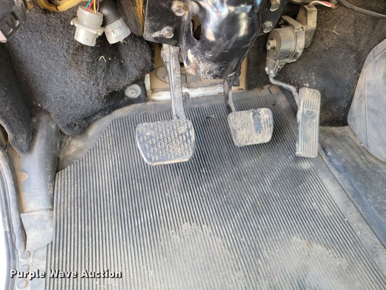 image for item JC9704 2001 Freightliner FL70  flatbed truck