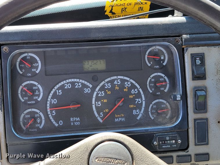 image for item JC9704 2001 Freightliner FL70  flatbed truck