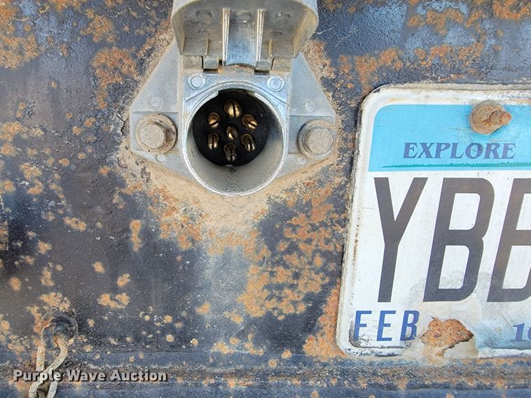 image for item JC9704 2001 Freightliner FL70  flatbed truck