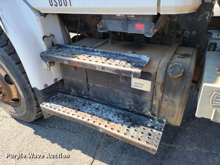 image for item JC9704 2001 Freightliner FL70  flatbed truck