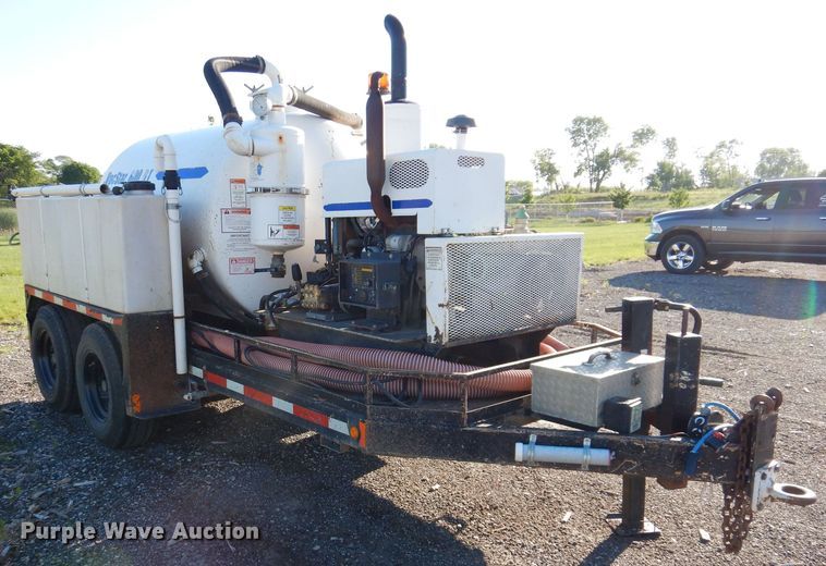 image for item JH9736 2001 Vacstar 800 DT  vacuum excavator