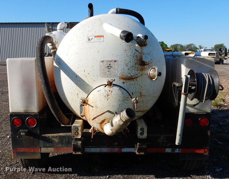 image for item JH9736 2001 Vacstar 800 DT  vacuum excavator